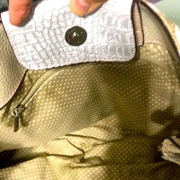 Brand New Guess purse - Picture 4 of 10